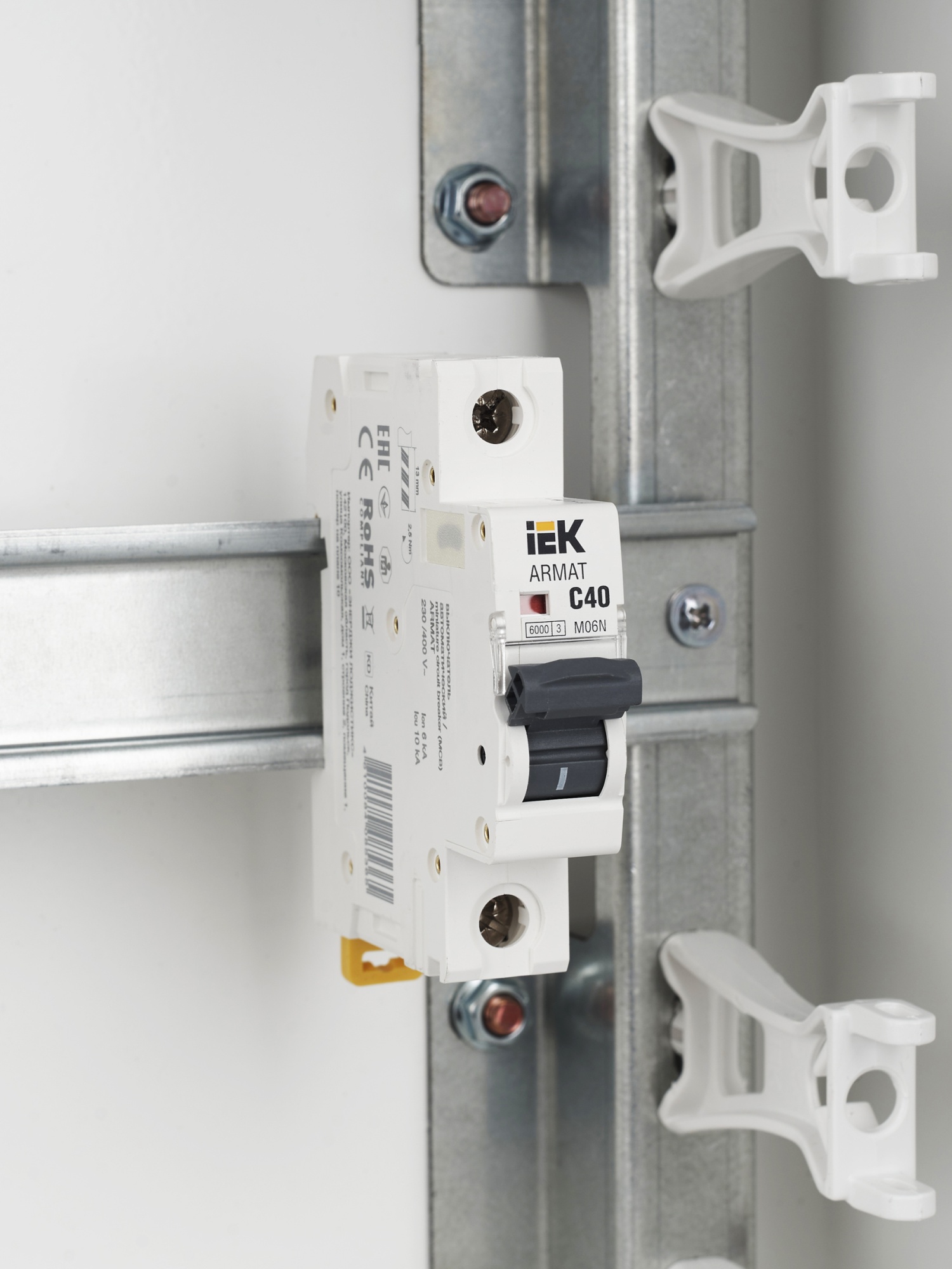 ARMAT Автоматический выключатель M06N 1P C 40А IEK